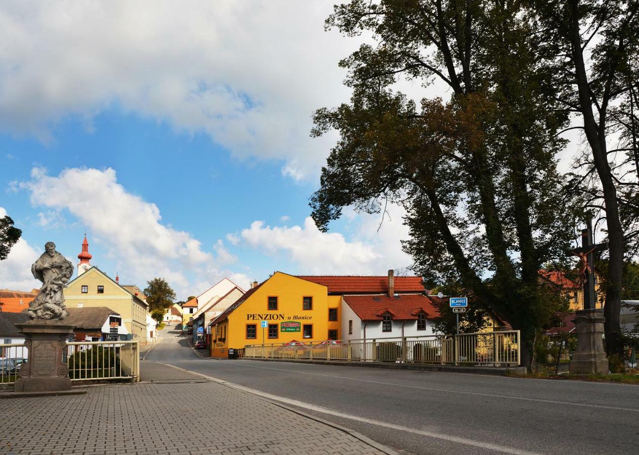 Hotel Penzion U Blanice Husinetz Exterior foto