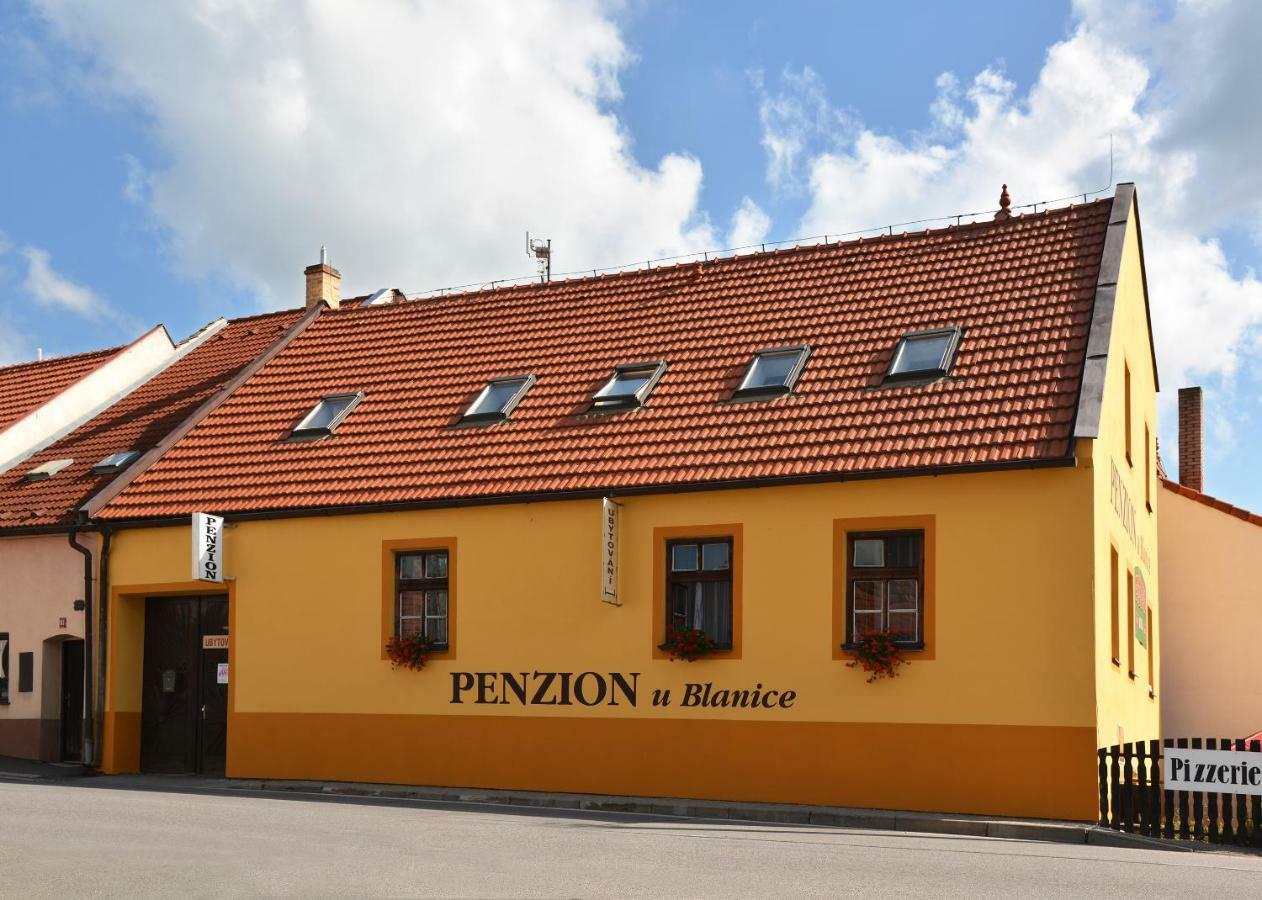 Hotel Penzion U Blanice Husinetz Exterior foto